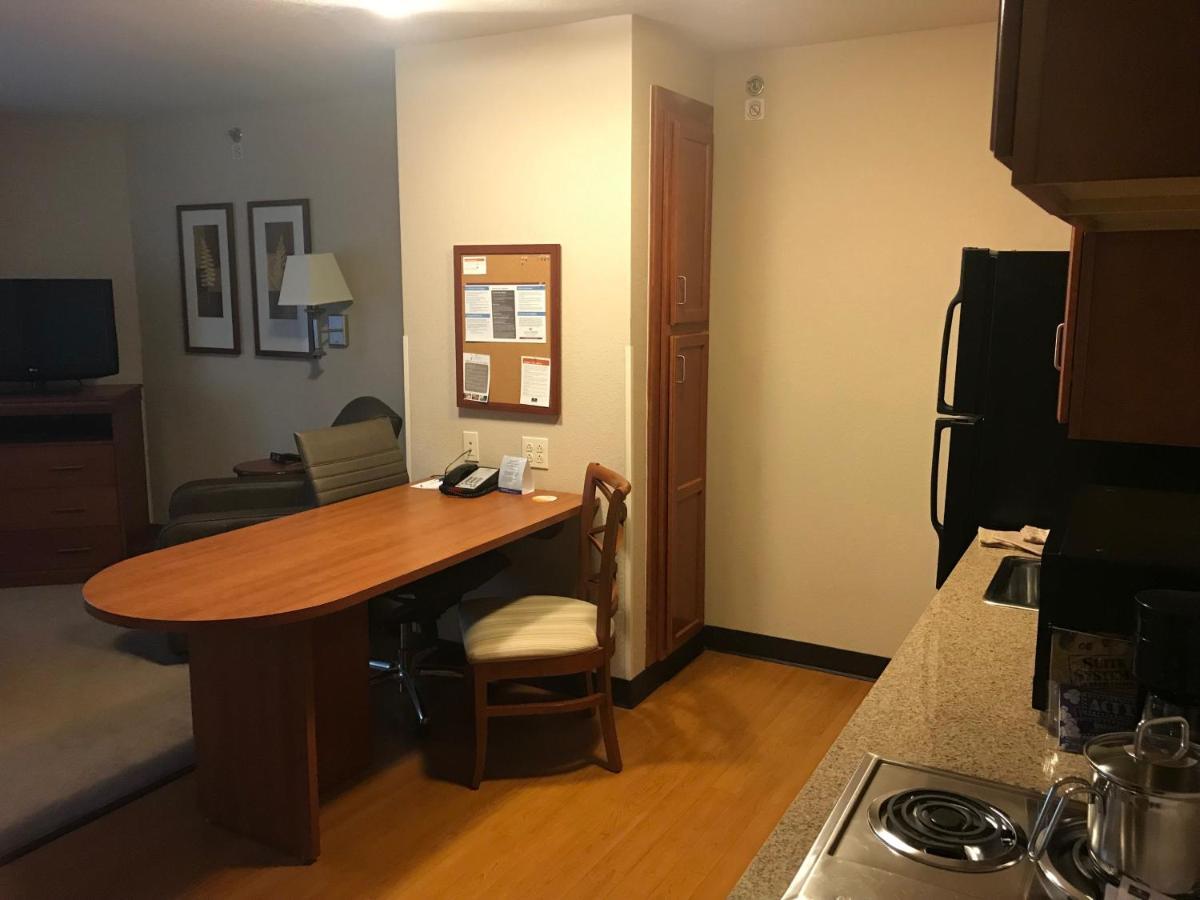 Candlewood Suites Kansas City Airport Exteriér fotografie