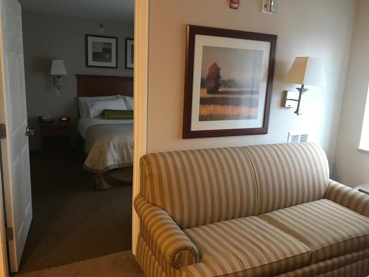 Candlewood Suites Kansas City Airport Exteriér fotografie