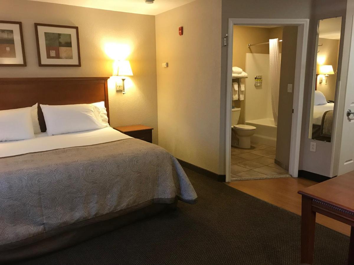 Candlewood Suites Kansas City Airport Exteriér fotografie