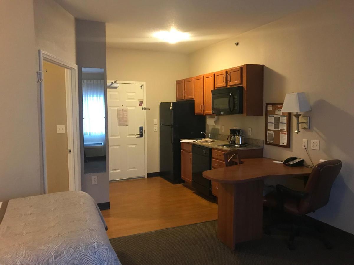 Candlewood Suites Kansas City Airport Exteriér fotografie